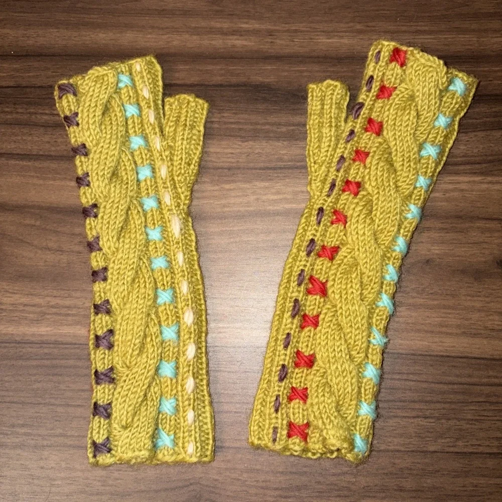 Tara 100% Handspun Wool Hand Warmer Fingerless Mitten Arm Sleeves Nepal Green